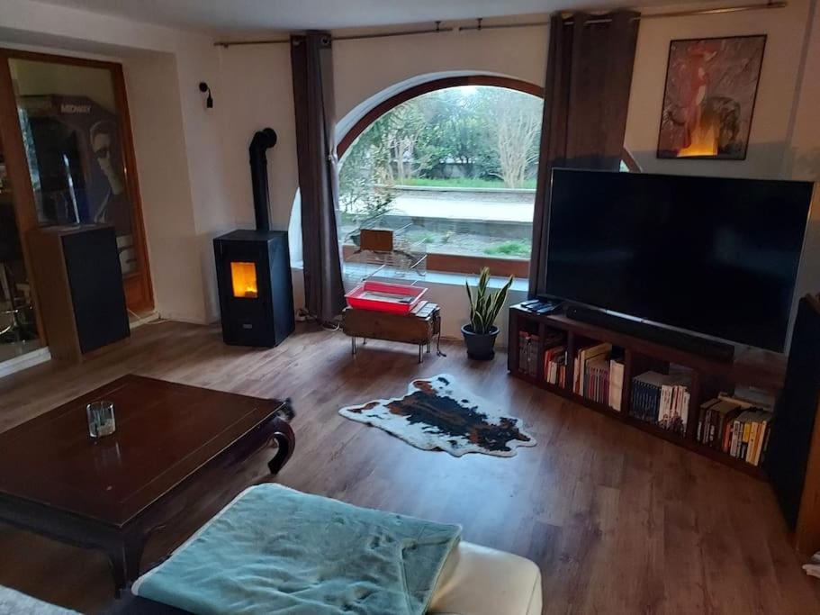 Appartement Loft Ravissant Avec Jacuzzi Et Parc à Orange  Extérieur photo